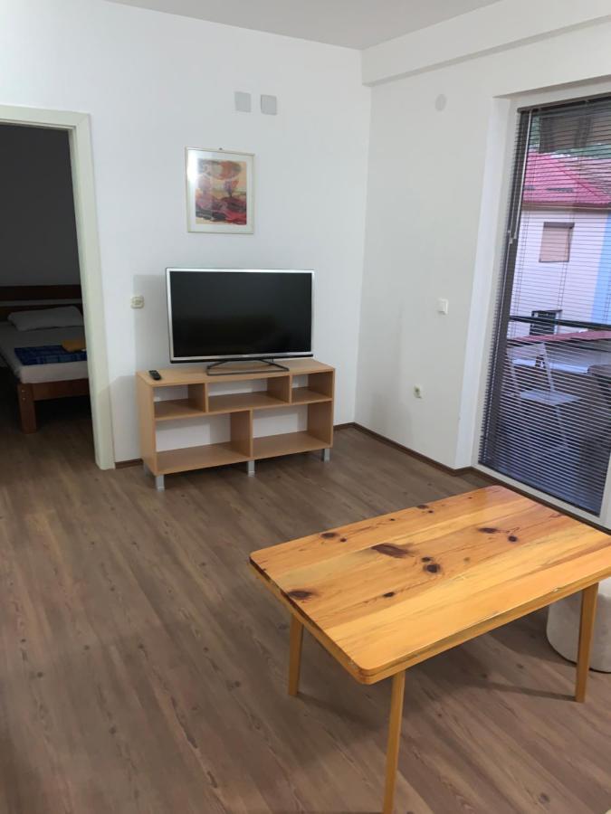Restaurant & Apartments Lipa Peštani Εξωτερικό φωτογραφία