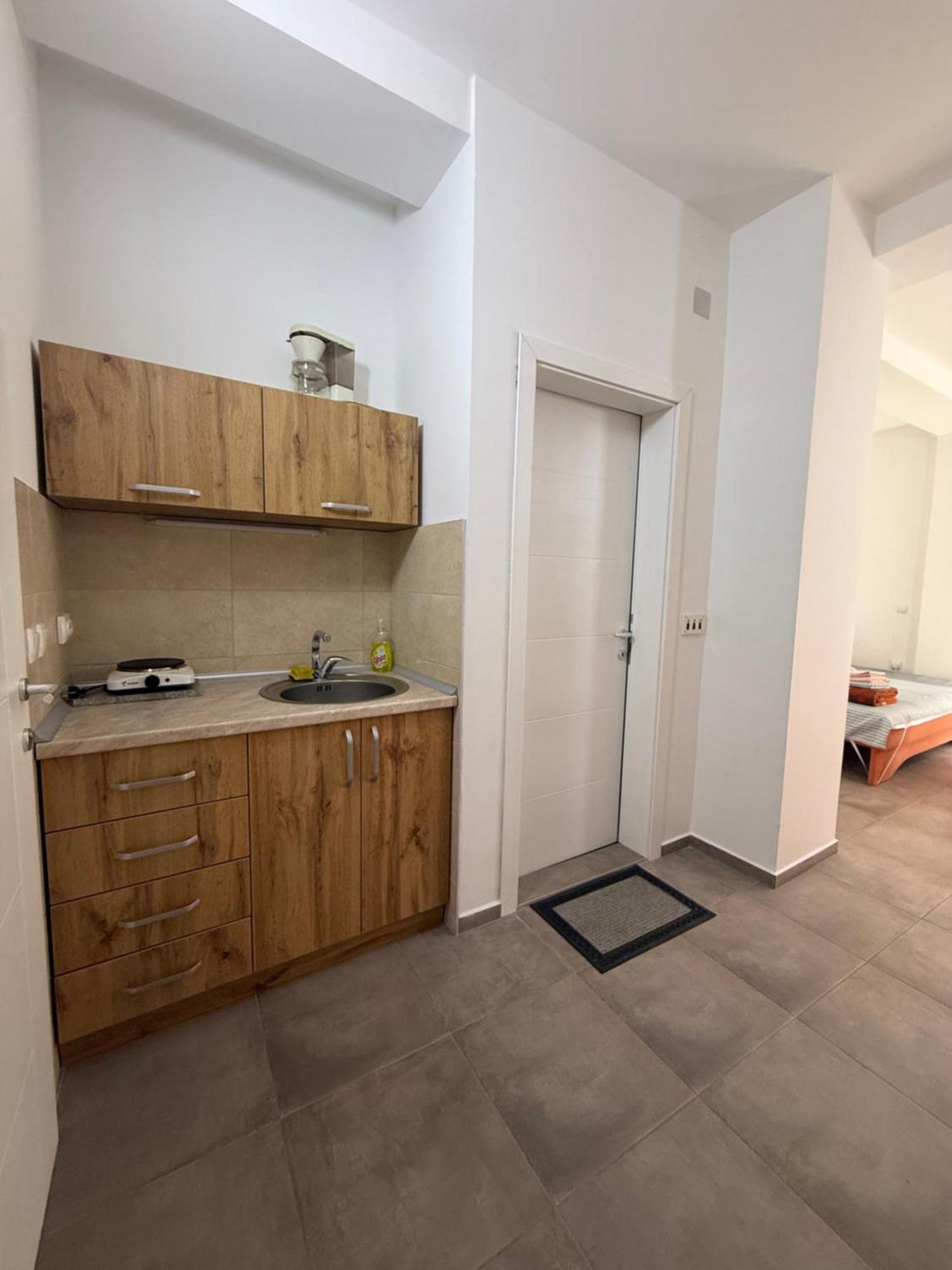Restaurant & Apartments Lipa Peštani Εξωτερικό φωτογραφία